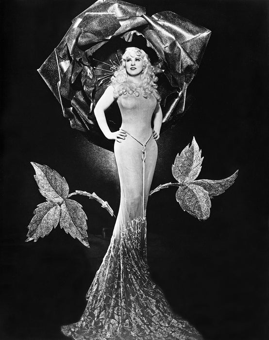Mae West: Rose Glamour