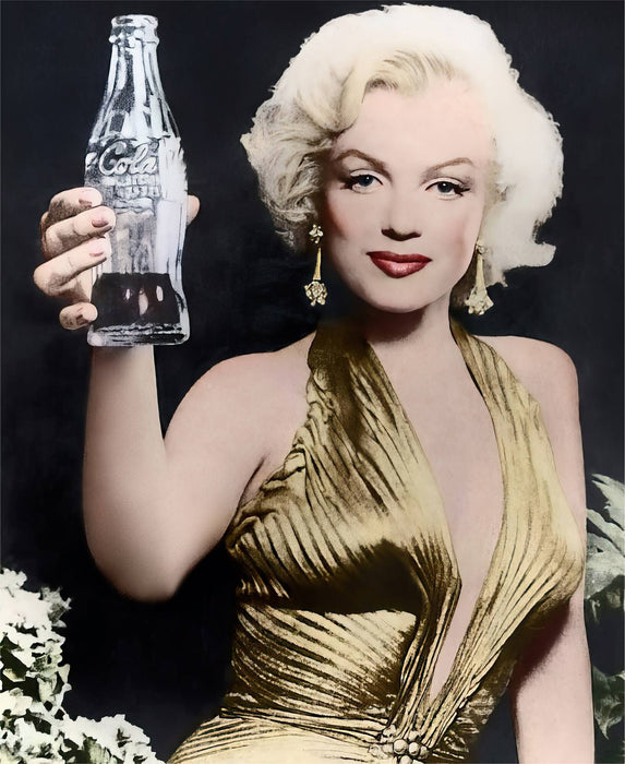 Marilyn Monroe with Coca Cola