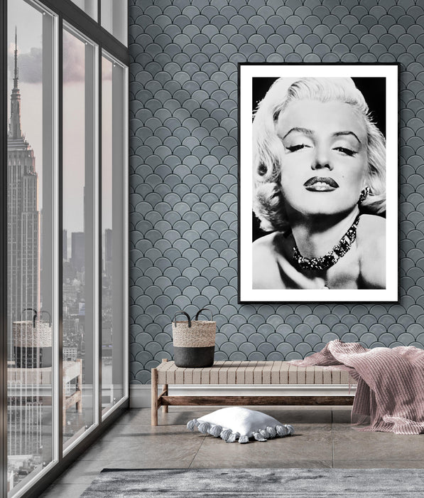 Marilyn Monroe: Elegance and Glamour